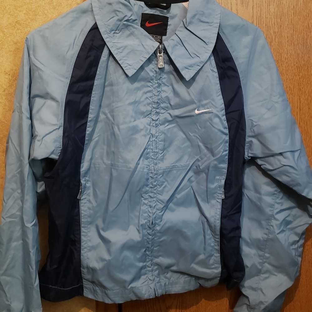 Light weight nike jacket size small